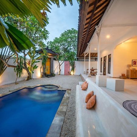 Villa Dadirri - In The Heart Of Seminyak - Walking Distance From Restaurants, Bars And Beach - Perfect Location Buitenkant foto