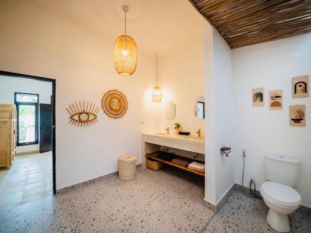 Villa Dadirri - In The Heart Of Seminyak - Walking Distance From Restaurants, Bars And Beach - Perfect Location Buitenkant foto